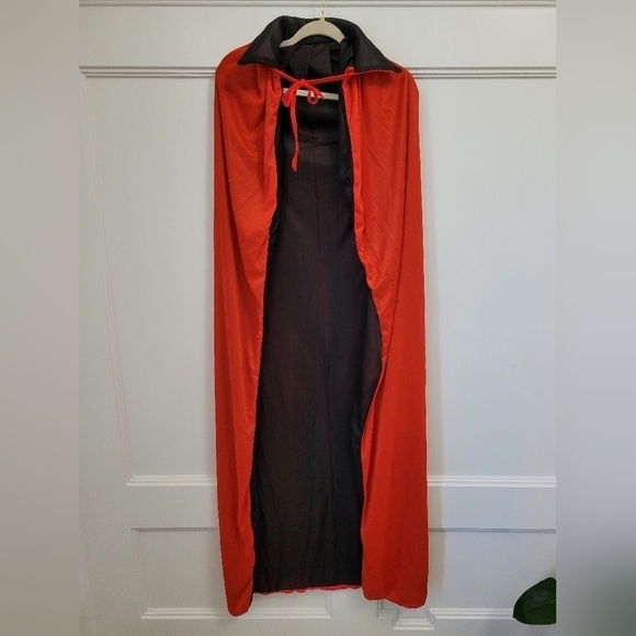 NEW Halloween Vampire/Vampiress Cape Red/Black Reversible 62" Long Tie Neck - Picture 1 of 8